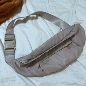 Women’s Gray Crossbody Bag
